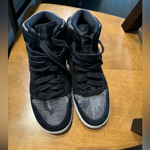 AIR JORDAN 1 RETRO HIGH GG HEIRESS CAMO - Picture 2 of 4